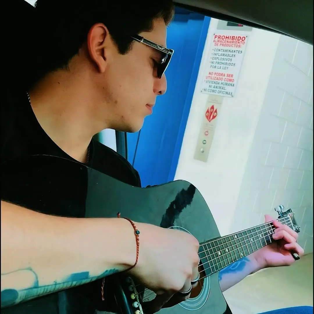 Portada de Dannyel Raygoza