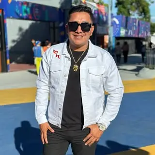 Portada de Raúl Santibañez