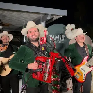Yamir Y Los De Arriba