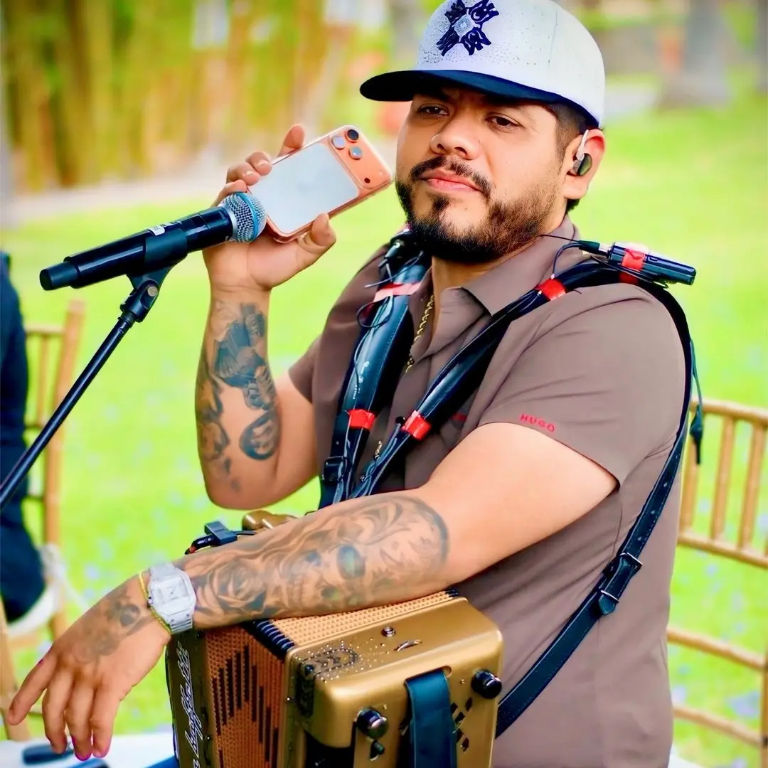 Ivan Grupo Aztteca
