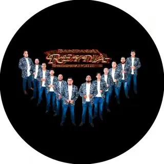 Portada de banda La Reyna de LA.