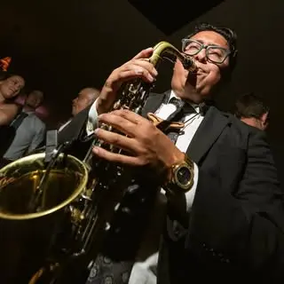 Portada de Larry Alvarez | Saxophonist