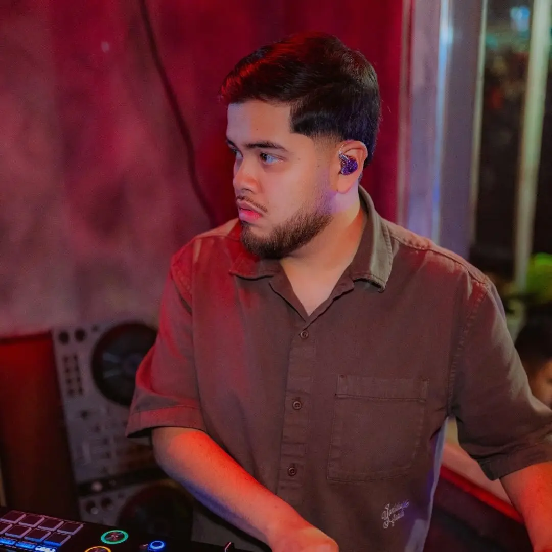 Portada de DJ J King