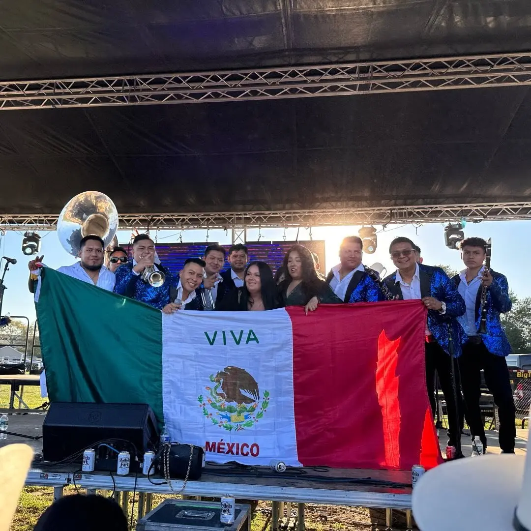 Portada de BANDA LA RUMOROSA VA CON TODO