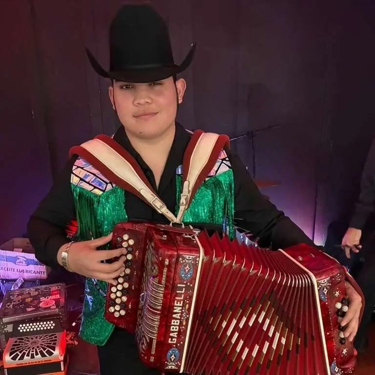Portada de Nando LopezJr