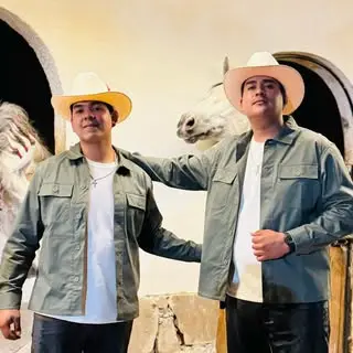 Portada de Los hermanos gallegos oficia