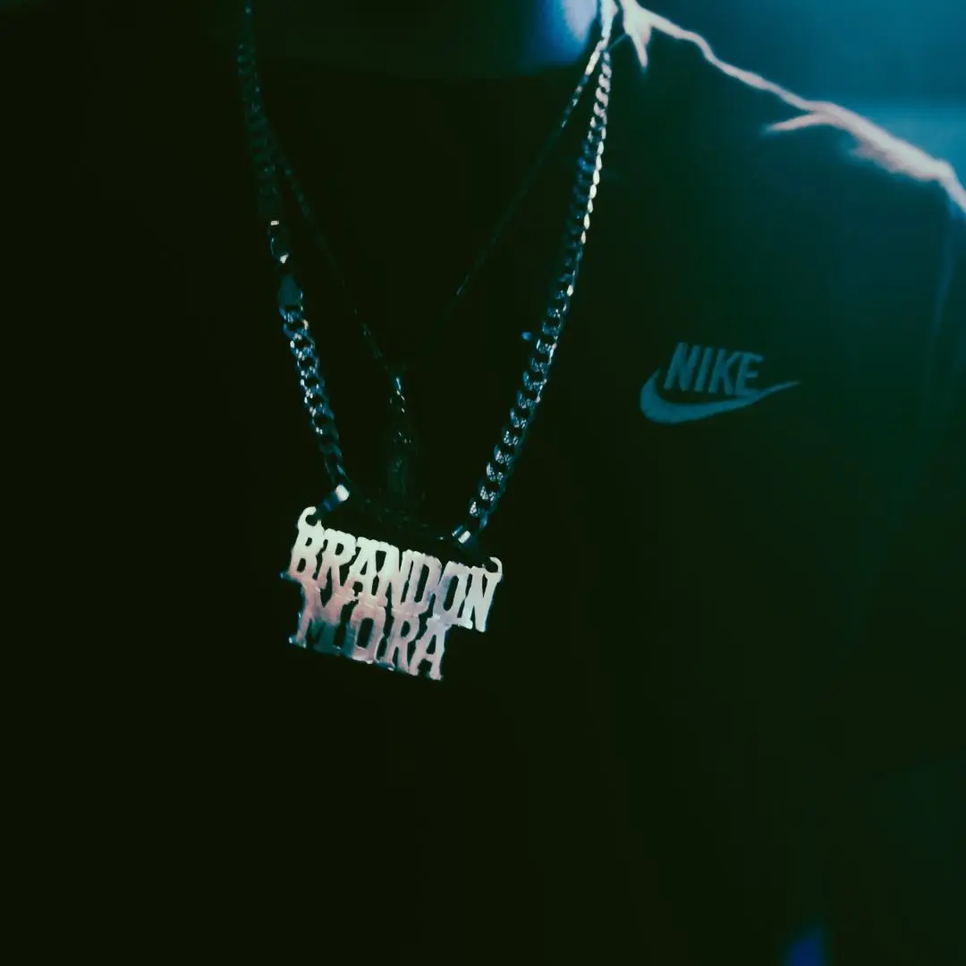 Portada de Brandon Mora