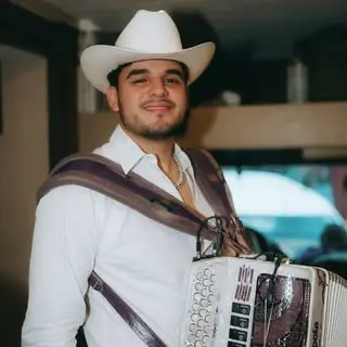 Portada de Edgardo Nuñez