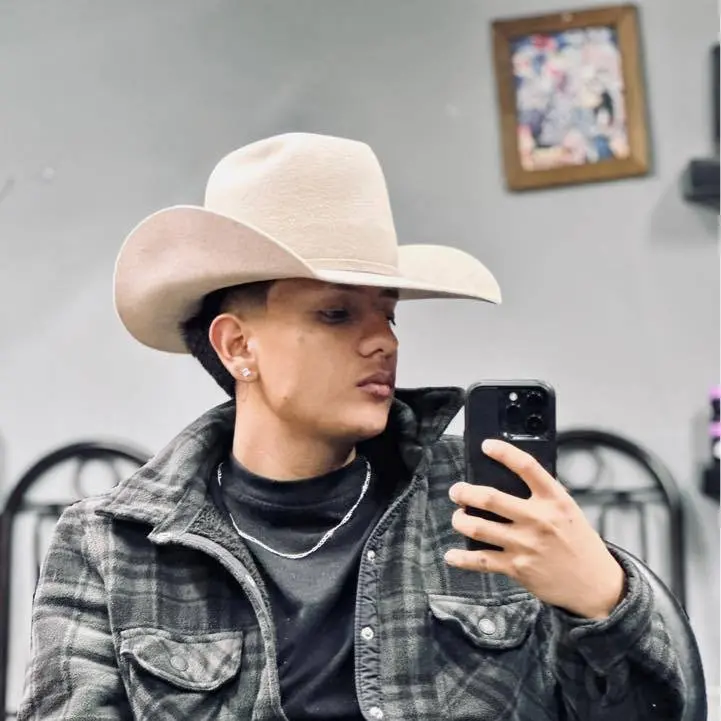 Portada de Angel Gonzalez Jr